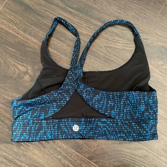 Lululemon size 6 high support sports bra - Picture 2 of 2